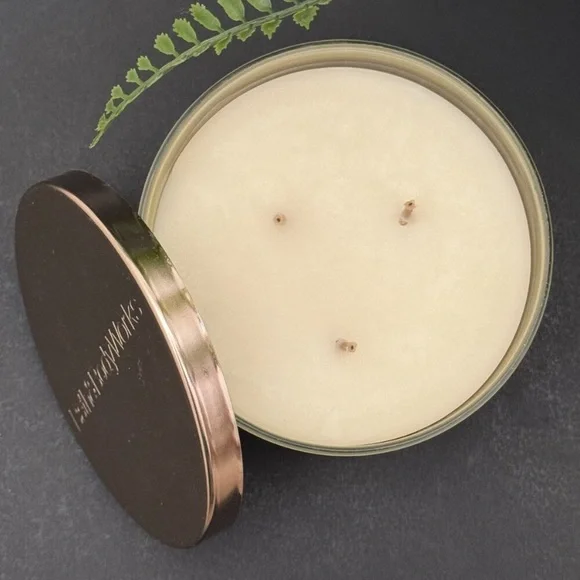 Bath and Body Works Vanilla Romance 3 Wick Candle - Picture 6 of 10